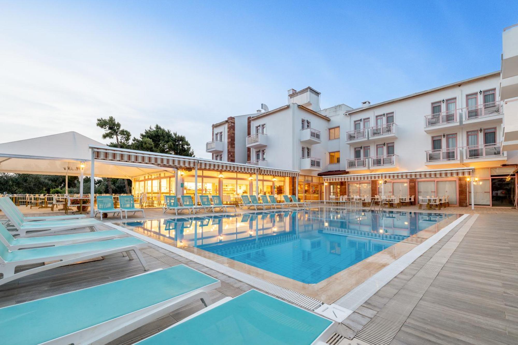 Hanedan Beach Hotel Foça Exterior foto