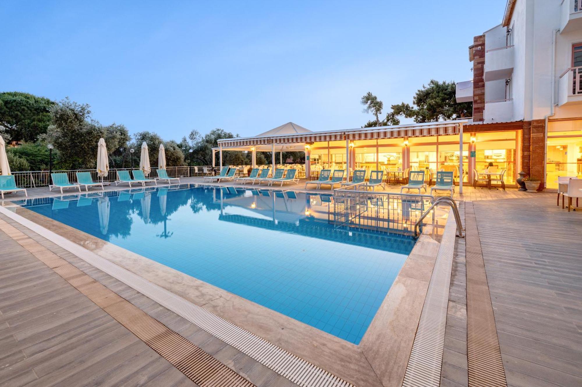 Hanedan Beach Hotel Foça Exterior foto