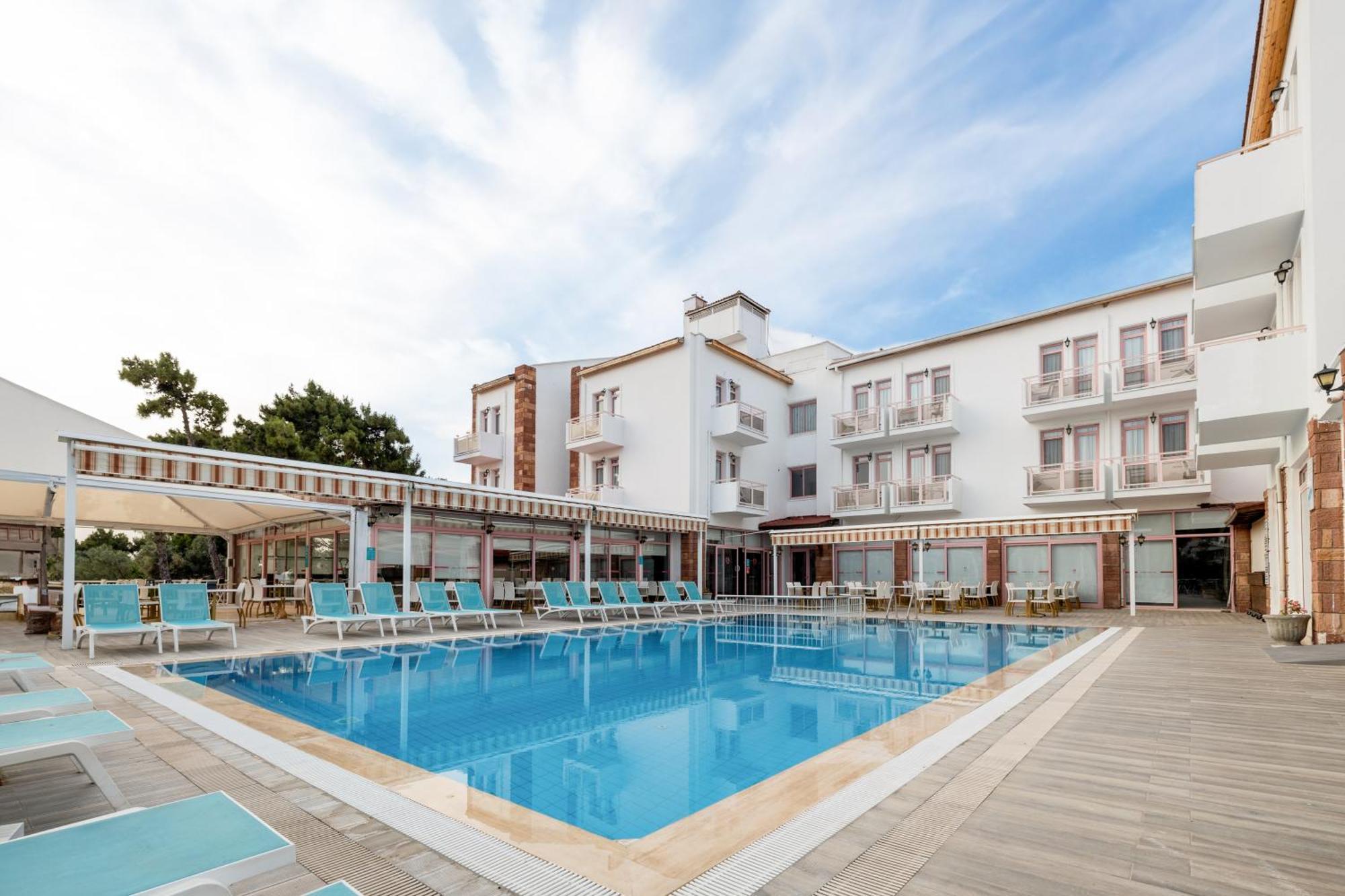 Hanedan Beach Hotel Foça Exterior foto