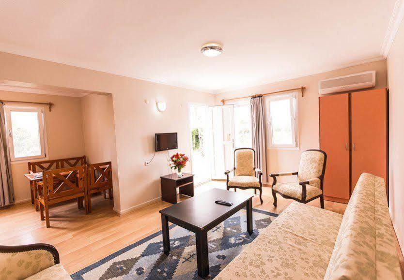 Hanedan Beach Hotel Foça Exterior foto