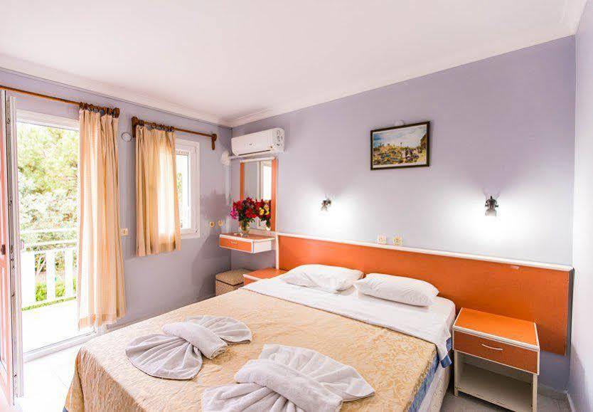 Hanedan Beach Hotel Foça Exterior foto